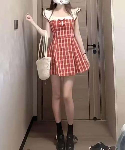 gossip!ロサンゼルス(ゴシップロサンゼルス)の「レッドチェック ガーリー フリルスリーブ ワンピース スクエアネック ハイウエスト A ライン コーデ 2026 夏(ワンピース・レディース・レッド・S/M)」の9枚目の写真