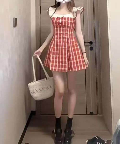 gossip!ロサンゼルス(ゴシップロサンゼルス)の「レッドチェック ガーリー フリルスリーブ ワンピース スクエアネック ハイウエスト A ライン コーデ 2026 夏(ワンピース・レディース・レッド・S/M)」の10枚目の写真