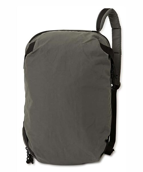 HIGH! STANDARD(ハイスタンダード)の「MT. RAINIER DESIGN × HIGH! STANDARD /SIXTY FORTY コンパクト ショルダーバッグ(ショルダーバッグ・メンズ・ブラック/グレー/ダークオリーブ/Moca・ONE SIZE)」の2枚目の写真