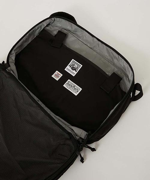 HIGH! STANDARD(ハイスタンダード)の「MT. RAINIER DESIGN × HIGH! STANDARD /SIXTY FORTY コンパクト ショルダーバッグ(ショルダーバッグ・メンズ・ブラック/グレー/ダークオリーブ/Moca・ONE SIZE)」の12枚目の写真