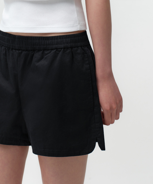 MUSINSA STANDARD WOMAN（ムシンサスタンダードウーマン）の「ウィメンズコットンバンディングショーツ[ブラック]（その他パンツ・レディース・その他・24/26/28/30）」の5枚目の写真