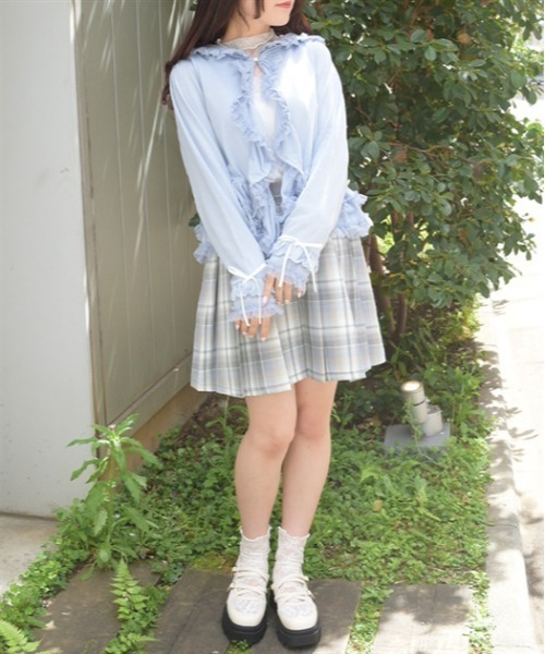 axes femme(アクシーズファム)の「UVカットフードフリルカーディガン(カーディガン/ボレロ・レディース・ホワイト/サックスブルー/ブラック・FREE)」の13枚目の写真