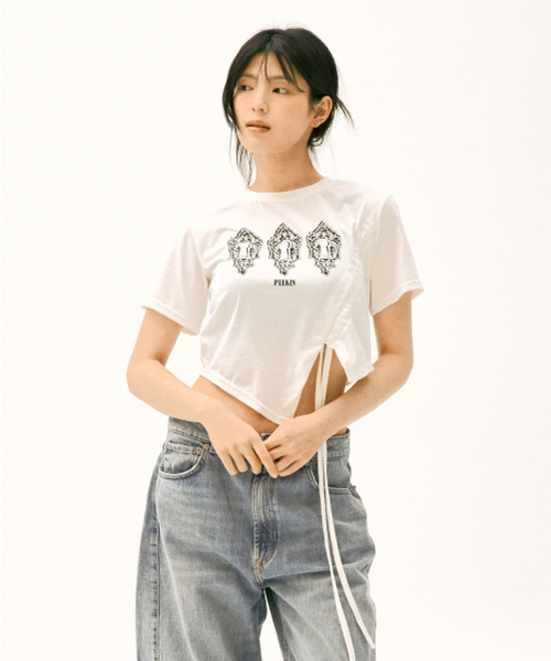 And Again(アンドアゲイン)の「キーホールグラフィックストリングTシャツ(ホワイト)(Tシャツ/カットソー・レディース・その他・FREE)」の1枚目の写真