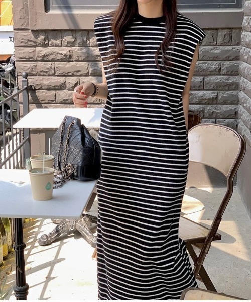 YUGA（ユーガ）の「YUGA_YGMC　　Korean-style　　Striped A-line dress（ワンピース・レディース・ホワイト/ブラック・FREE）」の2枚目の写真