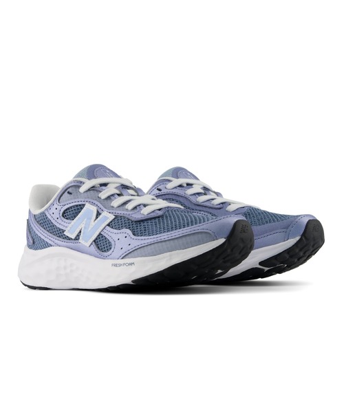 NEW BALANCE(ニューバランス)の「Fresh Foam Arishi v4 Tiralux(スニーカー・レディース・ブルー・22.5cm/23.0cm/23.5cm/24.0cm/24.5cm/25.0cm/25.5cm)」の2枚目の写真