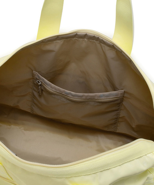 LeSportsac(レスポートサック)の「DELUXE MED WEEKENDER MH ロゴジャガードライムスナイデル(ボストンバッグ・レディース・イエロー・FREE)」の13枚目の写真