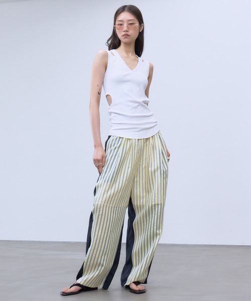 THINGS THAT MATTER(シングス ザット マター)の「SHEER STRIPE EASY PANTS / シアー ストライプ イージー パンツ(その他パンツ・レディース・ブラック/サックスブルー/イエロー・FREE)」の6枚目の写真