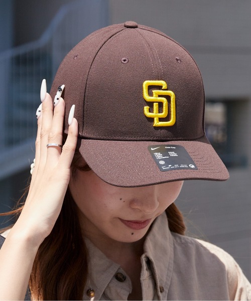 NIKE（ナイキ）の「NIKE/ナイキ DRI-FIT CLUB STRUCTURED CAP カーブバイザー ブランドロゴ キャップ メンズ 2026年 夏 夏服（キャップ・メンズ・ホワイト/ブラウン/ブルー/ブラウン系/ブルー系/ブルー系1/ブルー系2/ブルー系3/ブルー系4・M/L）」の4枚目の写真