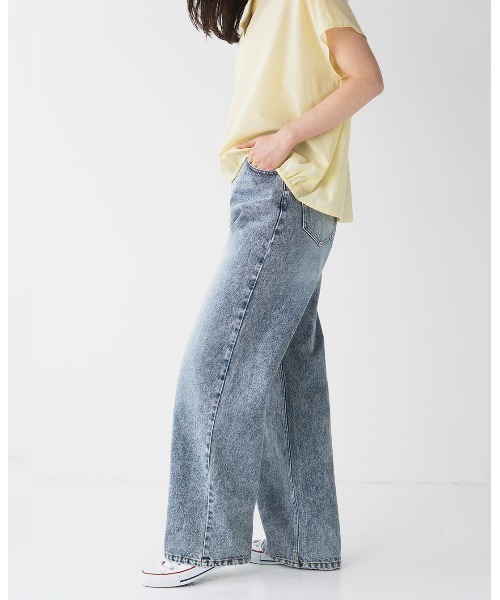 Nunc.(ヌンク)の「ストレートデニムパンツ(デニムパンツ・レディース・サックスブルー/ライトブルー/オフホワイト/ブラック・38/36/40)」の14枚目の写真