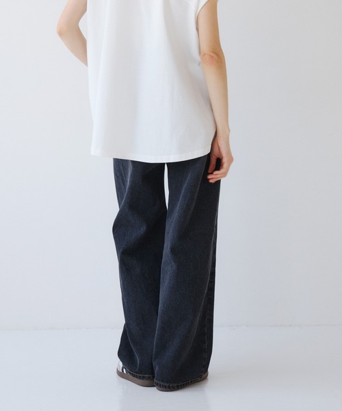 Nunc.(ヌンク)の「ストレートデニムパンツ(デニムパンツ・レディース・サックスブルー/ライトブルー/オフホワイト/ブラック・38/36/40)」の19枚目の写真