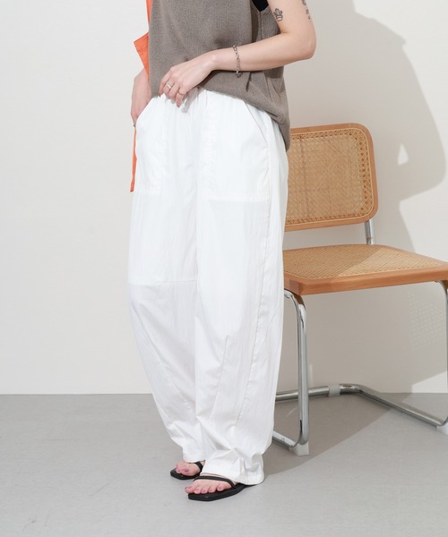 laulea(ラウレア)の「lauleaワッシャーベイカーパンツ(その他パンツ・レディース・キャメル/ベージュ/オフホワイト/モカ/ブラック・M)」の2枚目の写真