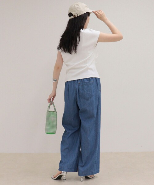 fredy emue(フレディエミュ)の「アシメデザインカットソーブラウス(Tシャツ/カットソー・レディース・オフホワイト/ベージュ/チャコールグレー/サックスブルー・38)」の8枚目の写真