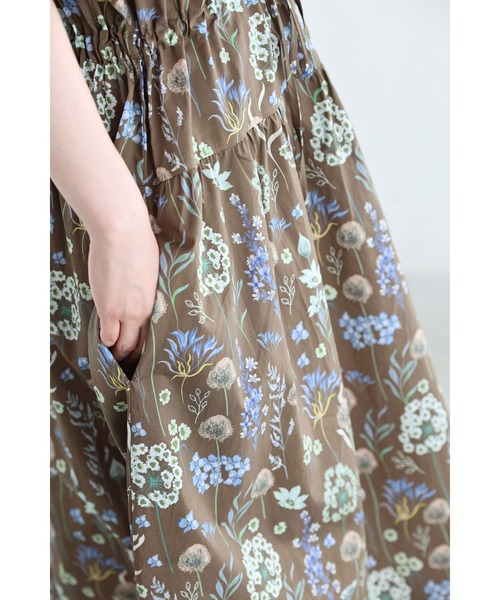 cawaii(カワイイ)の「ありのまま美しい花のデッサン画ミディアムワンピース(ワンピース・レディース・ブラウン・FREE)」の3枚目の写真