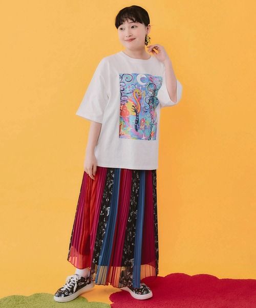 ScoLar（スカラー）の「162676：【イラスト募集】オアシスの夢柄Tシャツ（Tシャツ/カットソー・レディース・オフホワイト/チャコールグレー・M）」の3枚目の写真