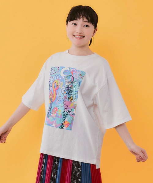 ScoLar（スカラー）の「162676：【イラスト募集】オアシスの夢柄Tシャツ（Tシャツ/カットソー・レディース・オフホワイト/チャコールグレー・M）」の5枚目の写真