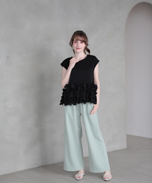 M y u(ミュー)の「裾FLOWERチュールTee (フレンチ袖)(Tシャツ/カットソー・レディース・ブラック/ホワイト/ピンク・ML)」の2枚目の写真