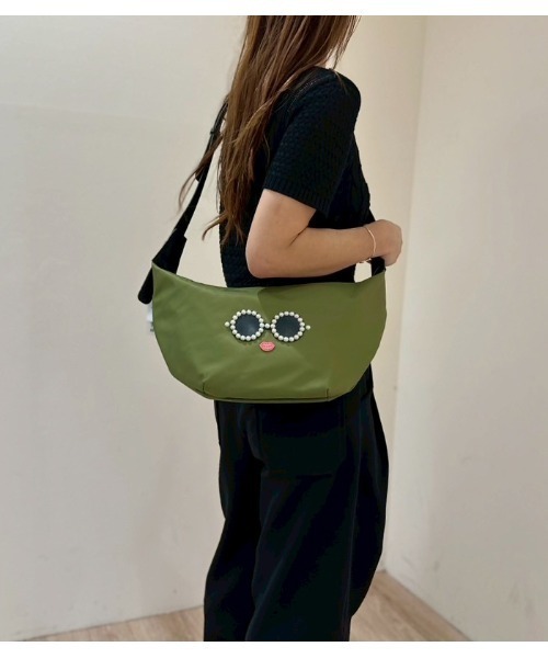 a-jolie(アジョリー)の「【a-jolie/アジョリー】パールサングラスナイロンサコッシュ(ボディバッグ/ウエストポーチ・レディース・カーキ/ブラック・FREE)」の6枚目の写真
