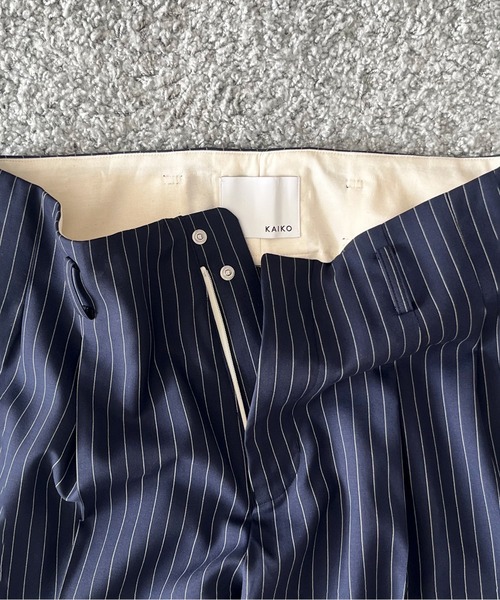 KAIKO(カイコー)の「KAIKO Wool wide slacks(スラックス・メンズ・チェック/グレー系その他/ストライプ・2/1)」の5枚目の写真