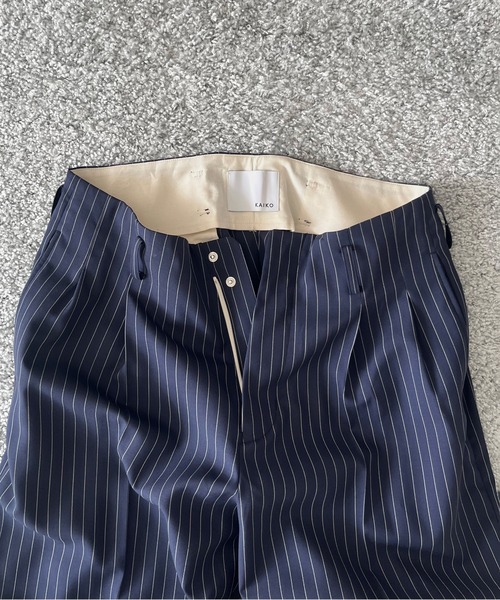 KAIKO(カイコー)の「KAIKO Wool wide slacks(スラックス・メンズ・チェック/グレー系その他/ストライプ・2/1)」の4枚目の写真