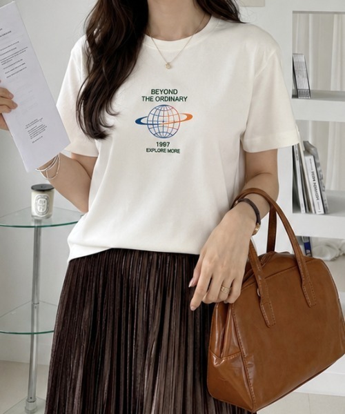 sowme.(ソウミー)の「レトロポップに着映える◎惑星ロゴ プリント ベーシック Tシャツ(Tシャツ/カットソー・レディース・オートミール/スミクロ/ホワイト系その他・SMALL/MEDIUM/LARGE)」の7枚目の写真