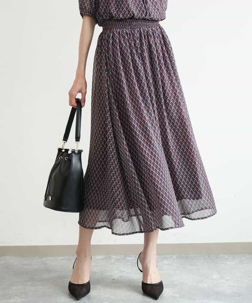 MK MICHEL KLEIN（エムケーミッシェルクラン）の「[洗える]ジオメトリック柄シフォンスカート（スカート・レディース・グリーン/ブルー・38）」の2枚目の写真