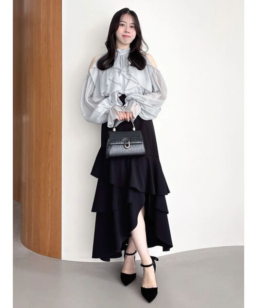 dazzlin(ダズリン)の「アシメラッフルマーメイドスカート(スカート・レディース・その他1/ブラック/アイボリー・MEDIUM/SMALL)」の7枚目の写真