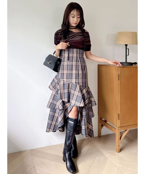 dazzlin(ダズリン)の「アシメラッフルマーメイドスカート(スカート・レディース・その他1/ブラック/アイボリー・MEDIUM/SMALL)」の11枚目の写真