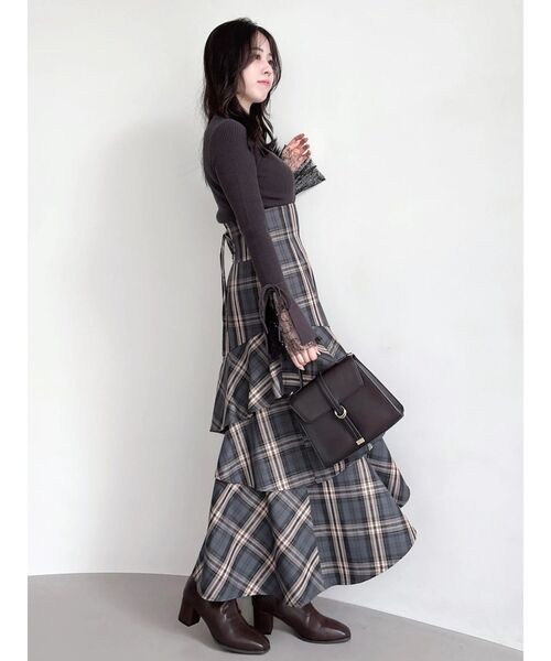 dazzlin(ダズリン)の「アシメラッフルマーメイドスカート(スカート・レディース・その他1/ブラック/アイボリー・MEDIUM/SMALL)」の15枚目の写真