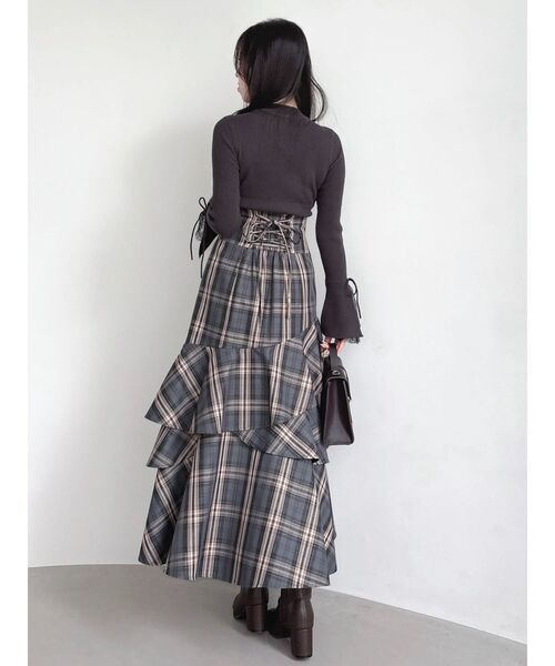 dazzlin(ダズリン)の「アシメラッフルマーメイドスカート(スカート・レディース・その他1/ブラック/アイボリー・MEDIUM/SMALL)」の16枚目の写真