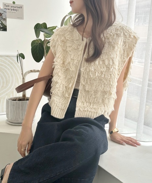 Eclat one(エクラワン)の「もこもこ、主役級。ループ編みショート丈ニットベスト(ニット/セーター・レディース・アイボリー/グレー/チャコールグレー/ブラック・FREE)」の22枚目の写真