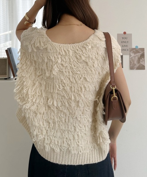 Eclat one(エクラワン)の「もこもこ、主役級。ループ編みショート丈ニットベスト(ニット/セーター・レディース・アイボリー/グレー/チャコールグレー/ブラック・FREE)」の19枚目の写真