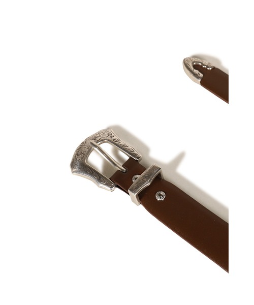 TOGA(トーガ)の「DOUBLE BUCKLE BELT(ベルト・メンズ・ブラウン・OS)」の4枚目の写真