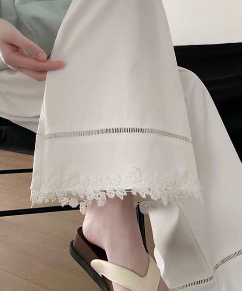 Amulet(アミュレット)の「レース裾が上品な抜け感を演出する一本 レース裾ワイドパンツ(その他パンツ・レディース・ネイビー/ホワイト・L/M/S)」の17枚目の写真