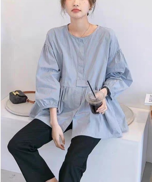 LUCPY(ラクピー)の「ウエストマークペプラムブラウス(シャツ/ブラウス・レディース・ホワイト/ブルー・LARGE/X-LARGE/XX-LARGE/MEDIUM)」の2枚目の写真