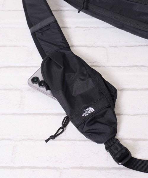 THE NORTH FACE(ザノースフェイス)の「【THE NORTH FACE/ザノースフェイス】BOREALIS SLING BAG ボレアリス スリングバッグ ワンショルダーバッグ ボディバッグ ユニセックス(ショルダーバッグ・レディース・ブラック/グレー・ONE SIZE)」の14枚目の写真