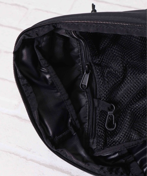THE NORTH FACE(ザノースフェイス)の「【THE NORTH FACE/ザノースフェイス】BOREALIS SLING BAG ボレアリス スリングバッグ ワンショルダーバッグ ボディバッグ ユニセックス(ショルダーバッグ・レディース・ブラック/グレー・ONE SIZE)」の12枚目の写真