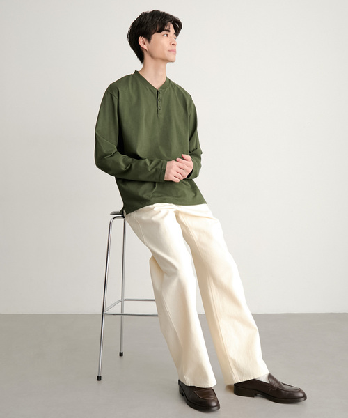 MONO-MART(モノマート)の「【EASY COMFORTシリーズ】USAコットン ベーシック コンパクトフィット ヘンリーネック長袖Tシャツ<UVカット>(Tシャツ/カットソー・メンズ・ブラック/ワイン系/ダークグレー/ブラウン系/グレイッシュブルー/オリーブ/ライトグレー/ホワイト・XL/L/M/S)」の21枚目の写真