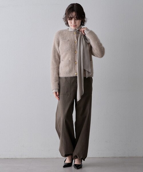 Whim Gazette(ウィムガゼット)の「〈WEB限定カラーあり〉カシミヤ混ファークルーネックニットジャケット(カーディガン/ボレロ・レディース・ベージュ/ブラウン/ブラック/グレー/オフホワイト/ネイビー・FREE)」の18枚目の写真