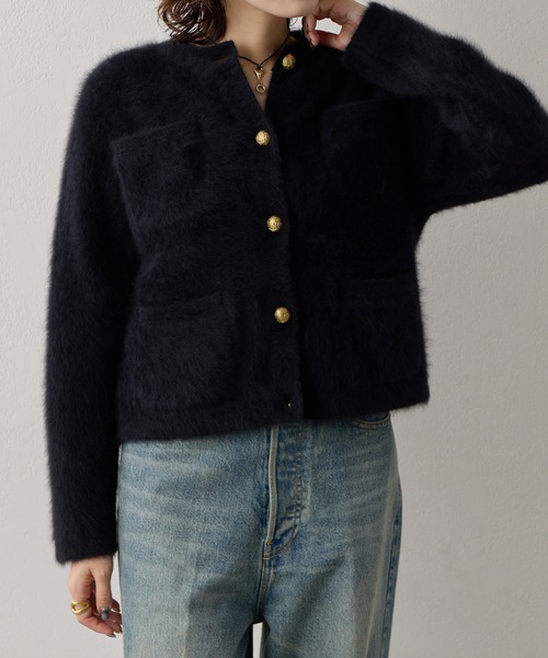 Whim Gazette(ウィムガゼット)の「〈WEB限定カラーあり〉カシミヤ混ファークルーネックニットジャケット(カーディガン/ボレロ・レディース・ベージュ/ブラウン/ブラック/グレー/オフホワイト/ネイビー・FREE)」の1枚目の写真