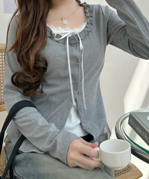 Ada.(エイダ)の「レイヤード風 襟フリル フロントリボン リブ トップス(カーディガン/ボレロ・レディース・ホワイト/グレー/ブルー・FREE)」の10枚目の写真