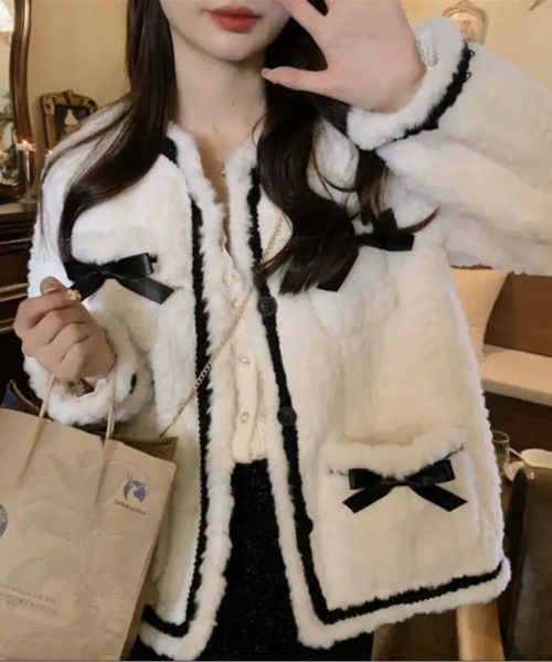 AMAJI(アマジ)の「リボン ボアブルゾン(ブルゾン・レディース・ホワイト/ライトピンク・MEDIUM/LARGE/X-LARGE/SMALL)」の1枚目の写真