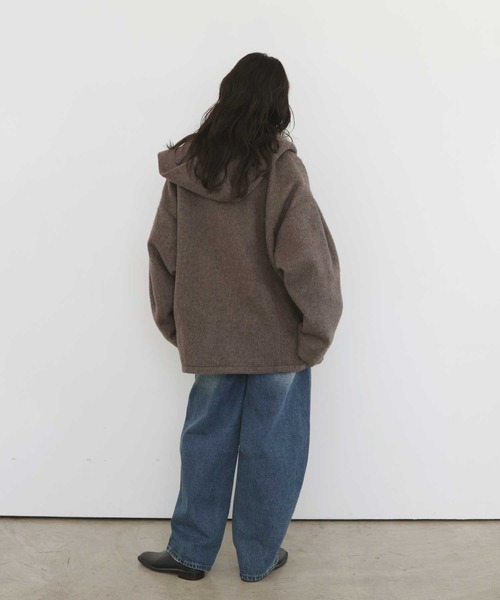  hellam（へラム）の「フードマフラー付きシャギーコート（ノーカラーコート・レディース・ブラック/アイボリー/ブルー/ブラウン・FREE）」の10枚目の写真