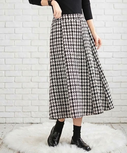 Pittok(ピットク)の「千鳥柄ミモレ丈 ツイードフレアスカート(スカート・レディース・ブラウン/ブラック・MEDIUM)」の10枚目の写真