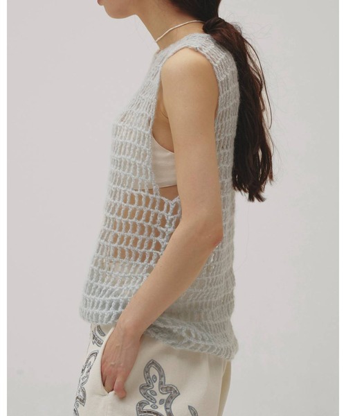 TODAYFUL（トゥデイフル）の「Mohair Mesh Vest 12620503（ベスト・レディース・チャコールグレー/オフホワイト/ピンク/ライトグリーン・FREE）」の6枚目の写真