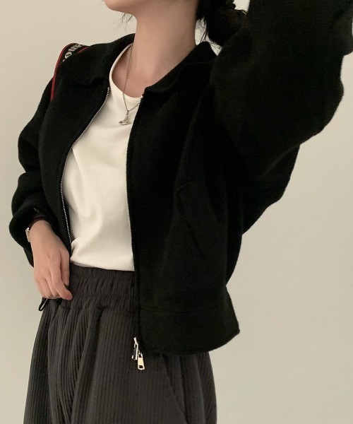 Aelina(エリナ)の「ポロカラーダブルジップショートジャケット(その他アウター・レディース・グレー/ネイビー/ブラック・FREE)」の2枚目の写真