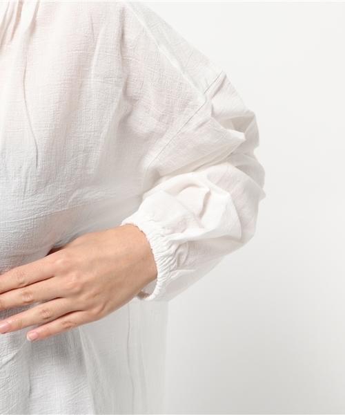 POU DOU DOU（プードゥドゥ）の「スキッパー前開きスモック（シャツ/ブラウス・レディース・オフホワイト/ピンク/グリーン/イエロー・3）」の9枚目の写真