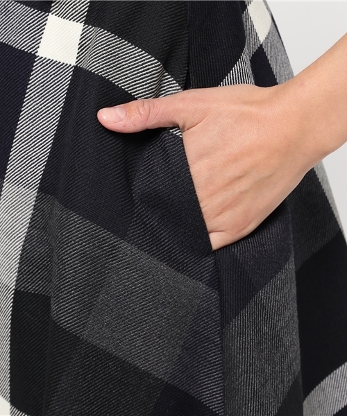 BLUE LABEL CRESTBRIDGE（ブルーレーベルクレストブリッジ）の「クレストブリッジチェック柄　ワンピース（ワンピース・レディース・オフホワイト/ネイビー/レッド・34/36/38）」の12枚目の写真