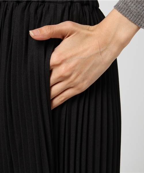 mysty woman（ミスティウーマン）の「厚手ジョーゼット消しプリーツパラッツォパンツ（その他パンツ・レディース・ライトグレー/ブラック/ライトベージュ・FREE）」の9枚目の写真