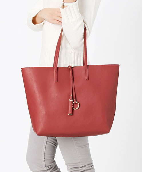 sankyo shokai（サンキョウショウカイ）の「フェイクレザー トートバッグ（トートバッグ・レディース・キャメル/ピンク/ブラック/ピンクベージュ・FREE）」の13枚目の写真