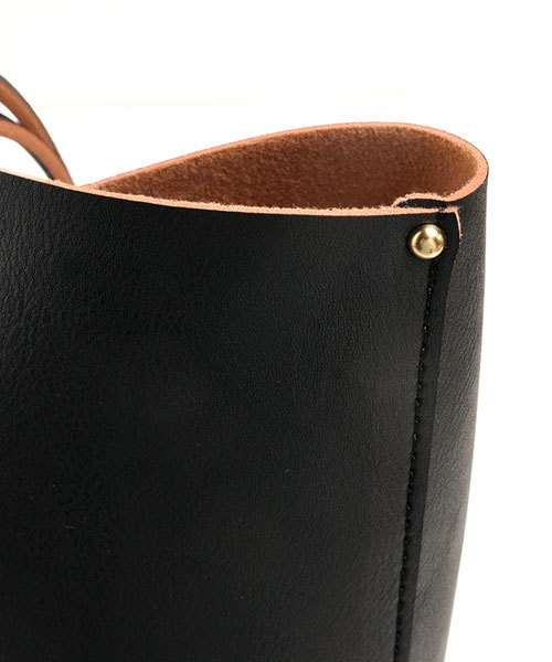 sankyo shokai（サンキョウショウカイ）の「フェイクレザー トートバッグ（トートバッグ・レディース・キャメル/ピンク/ブラック/ピンクベージュ・FREE）」の10枚目の写真